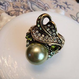 HEIDI DAUS EMERALD PEARL CENTER AND CRYSTAL RING - NEW WITH TAGS